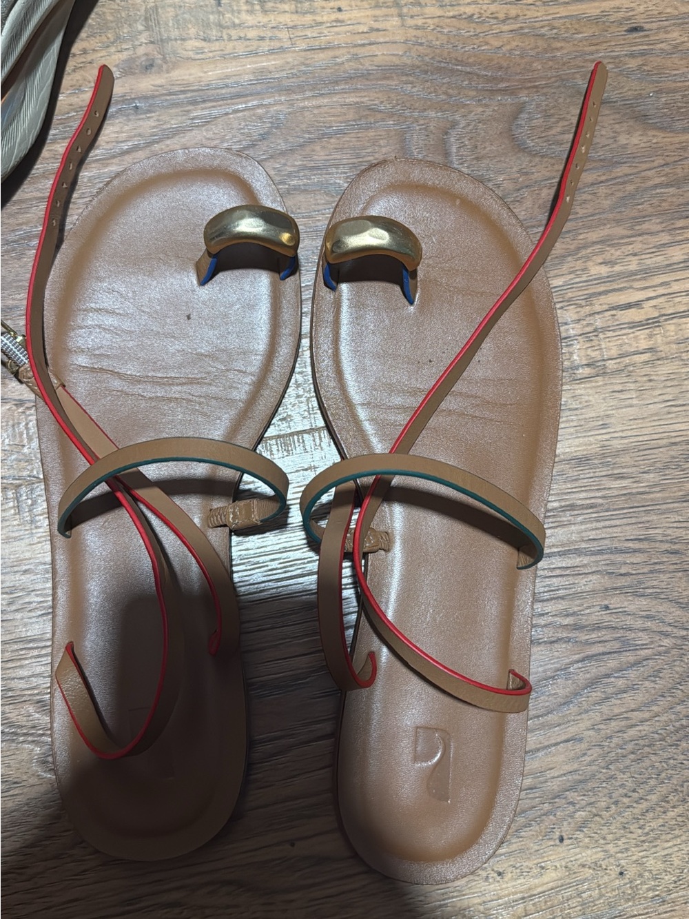 Larroude Brown Leather Toe-Ring Sandals with Red Trim and Gold Accent
